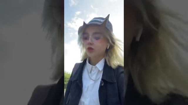 опять школьница 🥸