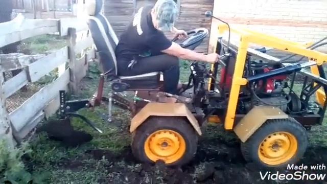 Минитрактор, пахота одним плугом. смотреть онлайн