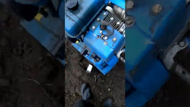 Пьяный придурок пашит на культиваторе смотреть онлайн