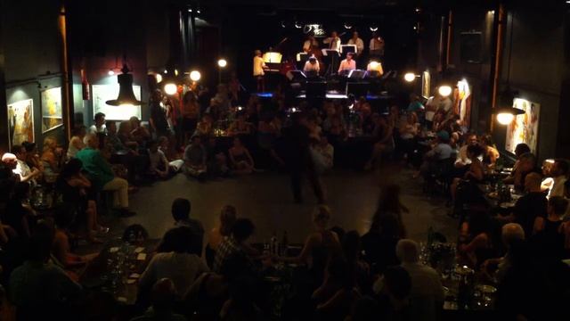 MILONGA VIEJA MILONGA - Rascacielos con Celéste Fernández y Cristian Bravo en el Tasso смотреть онлайн