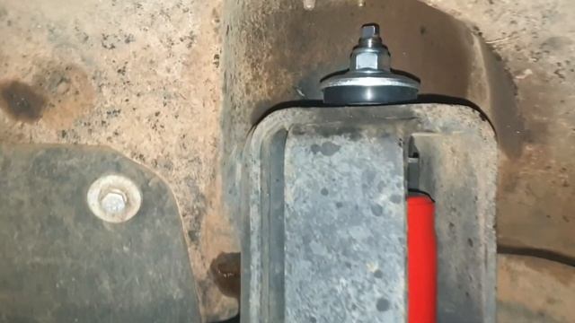 Nissan Patrol shock absorber replacement GQ or GU смотреть онлайн