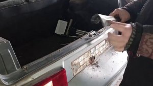 Как снять кронштейн фиксатора задней спинки сиденья Ваз 2114 #RAZNOBOY #ВАЗ2114 #какснять