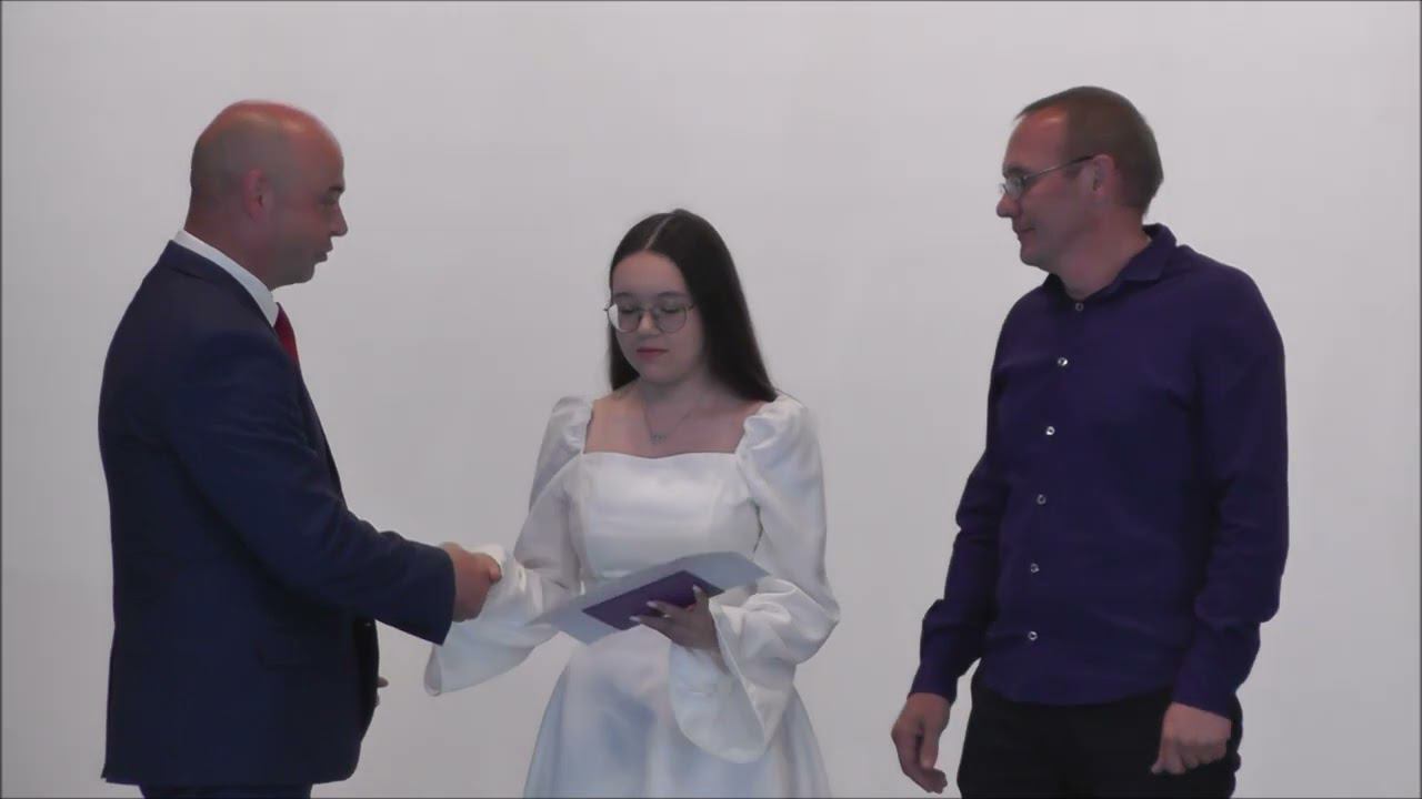 Торжественное вручение аттестатов смотреть онлайн