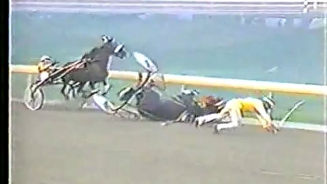 Скачки лошадей в упряжке - груда железа смотреть онлайн