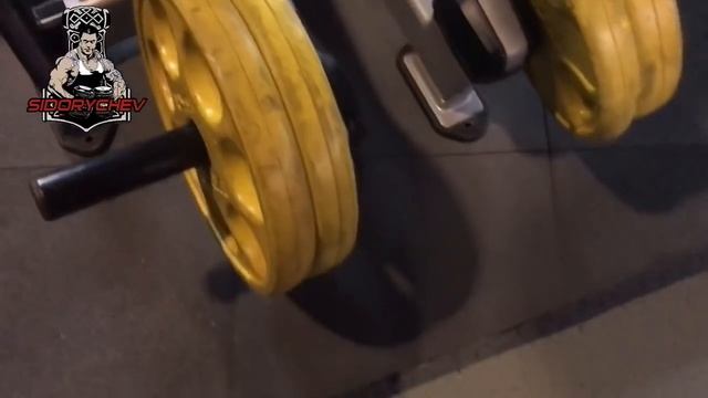 Михаил Сидорычев.Тренировка плеч в клубе «С.С.С.Р.».31.10.2018г. смотреть онлайн