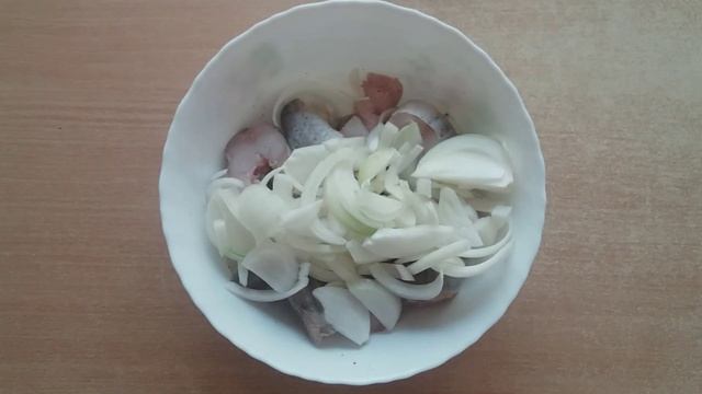 Запеченный минтай, риба у доховці смотреть онлайн