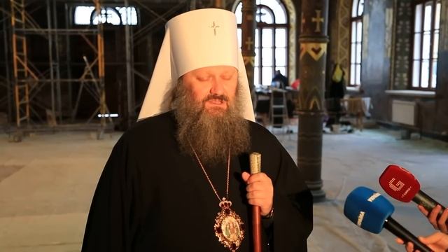 Наместник Лавры ознакомил журналистов с ремонтно-восстановительными работами в Трапезном храме смотреть онлайн