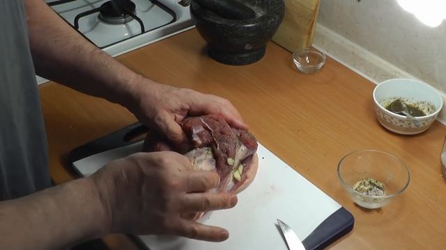 Рулька поросёнка запечённая в духовке. Просто, очень вкусно, недорого! смотреть онлайн