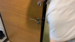 Установка дверного замка в металлическую дверь / door-services.ru