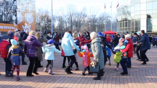 Танцы дончан на фестивале традиционной культуры «Шуми, Масленица!». Донецк 01.03.2020 смотреть онлайн