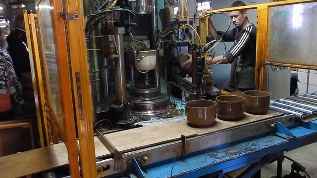 Керамический завод. Автоматизированное производство горшков. смотреть онлайн