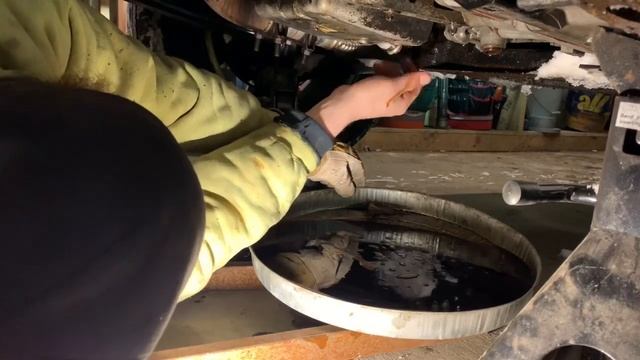 2003 Saturn Vue oil housing replacement смотреть онлайн