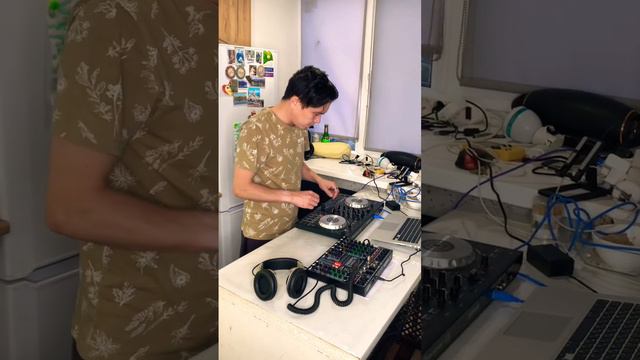 Бюджетный пульт за 7к с эффектами 🤤🥳#звук #микшер #dj смотреть онлайн