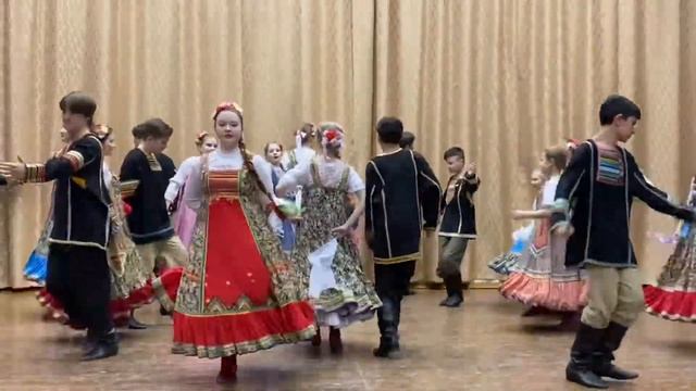"Детский фольклорный ансамбль "Уральская вечора" Весенний хоровод" ВОСХОДИЛО КРАСНО СОЛНЫШКО" 2021 смотреть онлайн