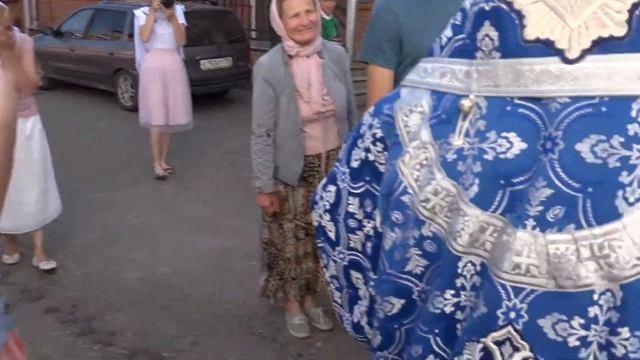 Крестный ход в честь чудотворной иконы "Троеручица" смотреть онлайн