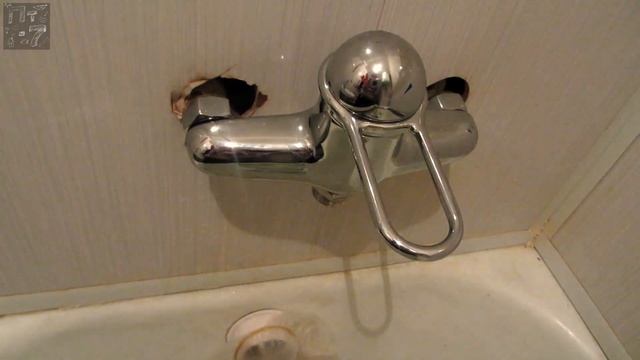 ✅ Как ЗАМЕНИТЬ СМЕСИТЕЛЬ в ванной / Ремонт сантехники смотреть онлайн