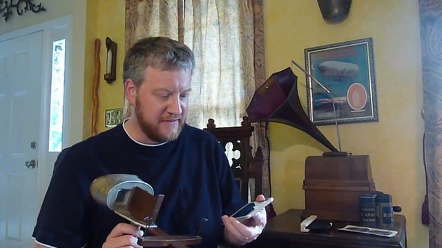 Vintage Virtual Reality with an iPhone смотреть онлайн