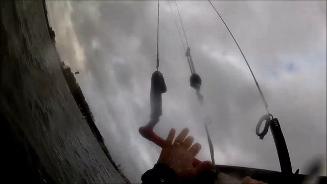 Foilsession # 184 Fone Bandit 4 meter Moses T45 111 cm mast W645 S420 25 knots смотреть онлайн