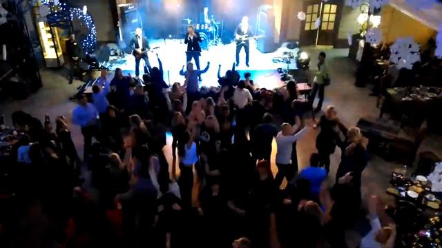 Кавер-группа "Люди в черном" зажигает в "Рандеву", январь 2016 смотреть онлайн