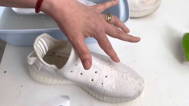 ОТБЕЛИТЬ БЕЛЫЕ YEEZY BOOST смотреть онлайн