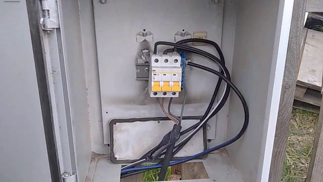 А мне сказали, что если крутится не в ту сторону, то надо поменять две фазы местами. Однако, шайтан смотреть онлайн