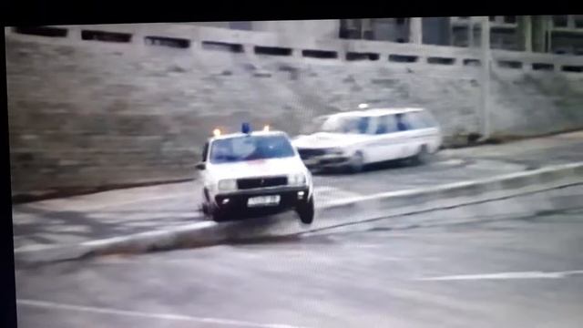 Parole de flic police renault 14 peugeot 305 break vs Lancia prisma смотреть онлайн