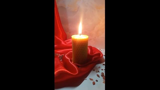 Литая свеча из необработанного 100% пчелиного воска смотреть онлайн