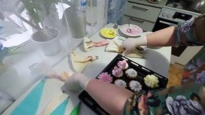 ЦВЕТЫ ИЗ БЕЛКОВОГО, ЗАВАРНОГО КРЕМА