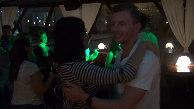 На открытом уроке по Бачате в YOLO смотреть онлайн