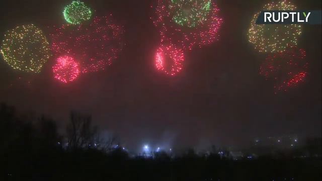 Праздничный салют в честь 23 февраля смотреть онлайн