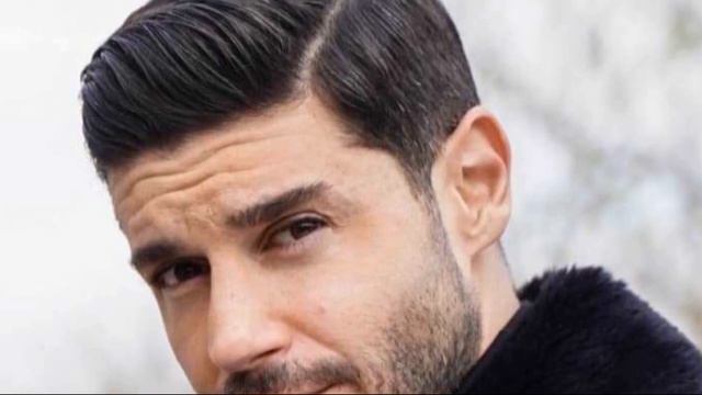 ТОЛЬКО ПОЛЮБУЙСЯ! Вот как выглядит жена - Берк Октай. Актер Сериала Маленький лучик света (2023) смотреть онлайн