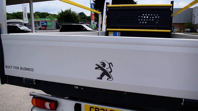PEUGEOT BOXER BLUEHDI 335 L4 DROPSIDE 140 BHP WITH AIR CON