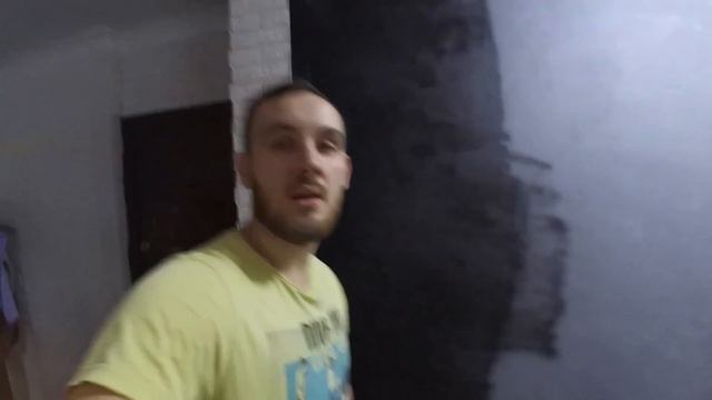 Как не надо красить стену смотреть онлайн