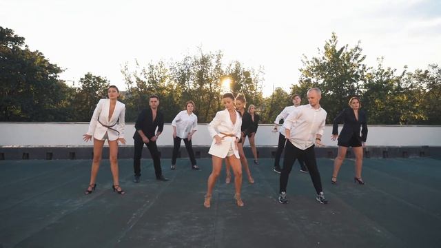 KIZOMBA performance by St'Effy & Val'R Afrokiziac . #casaderitmo #kizomba #kizombakiev #urbankiz смотреть онлайн