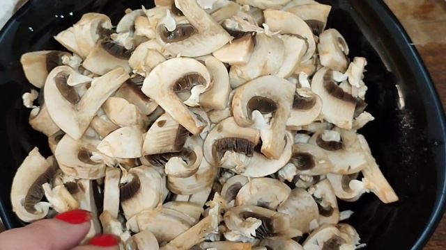 Сливочно-сырный суп с шампиньонами. Один из любимых рецептов грибного супа! #ириска#июtv#рецепты смотреть онлайн