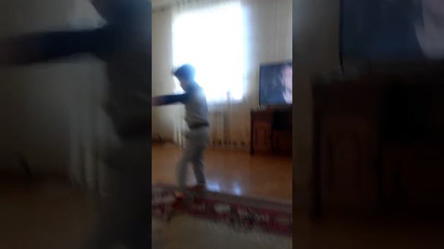 Мальчик юла смотреть онлайн