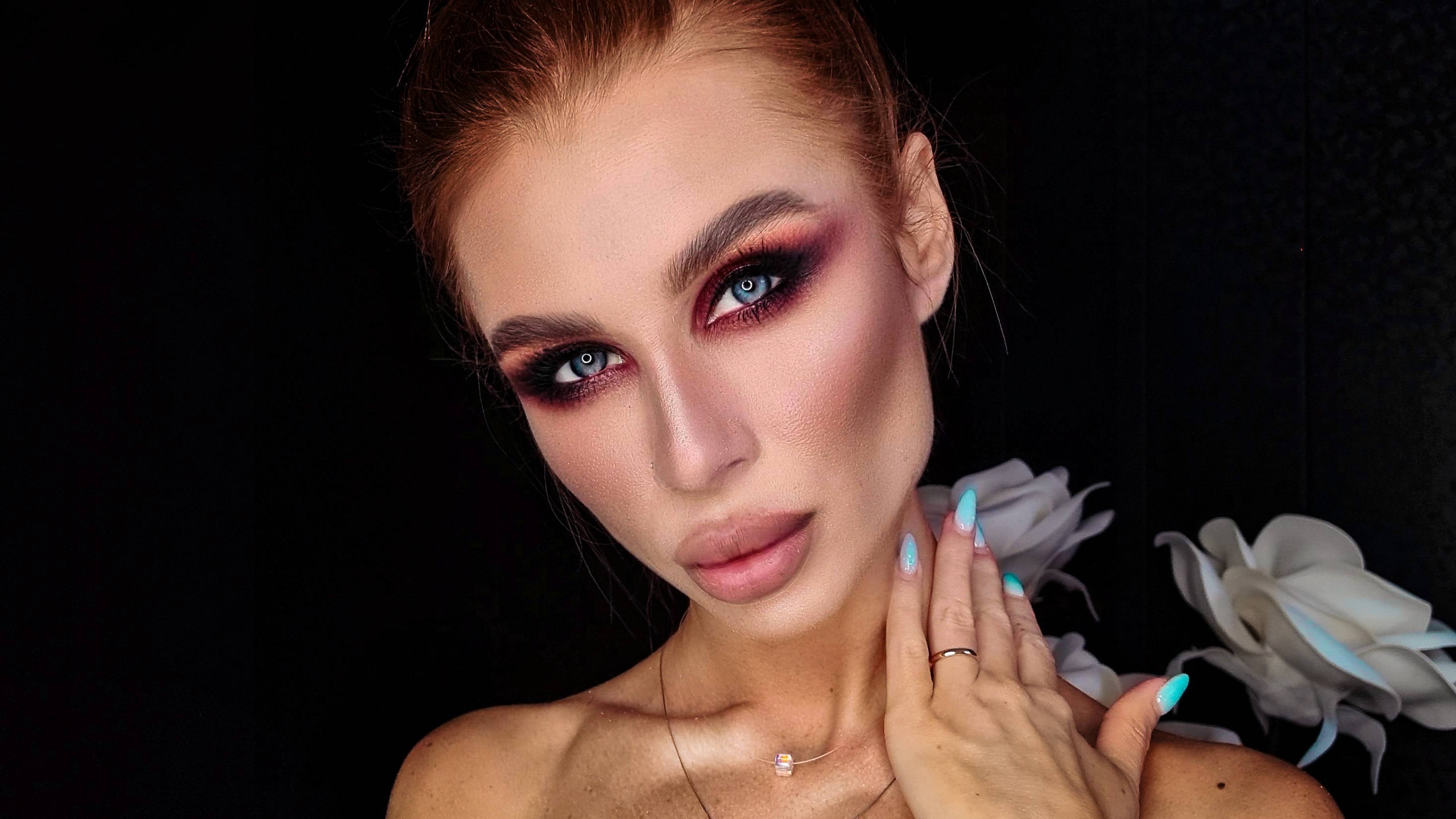 Бордовый Smoke Eyes на палетке Tarte