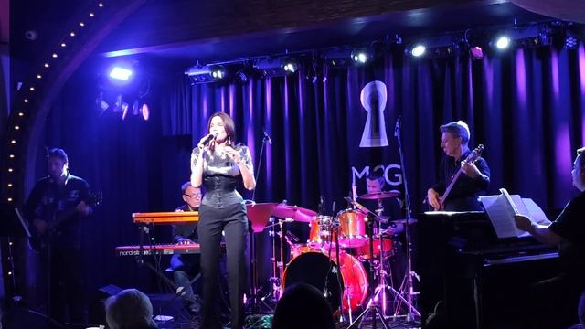 Нина Шатская приятное знакомство и красивое исполнение в Magnus locus смотреть онлайн