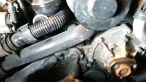 Audi Q7 3.0 TFSI 2010 год . Замена  термостата .