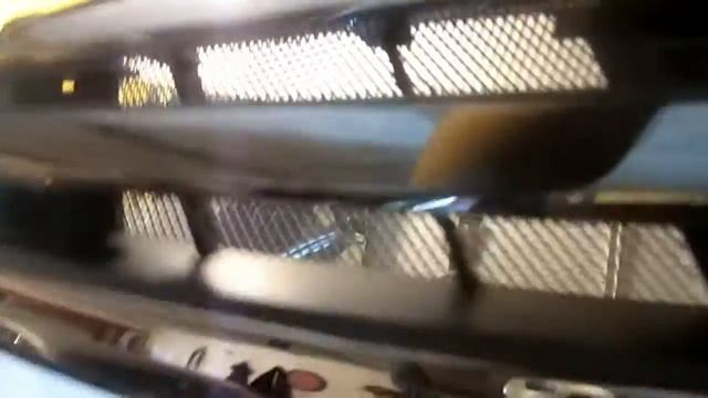 Nissan Almera. Часть №5. Верхняя решётка бампера. смотреть онлайн