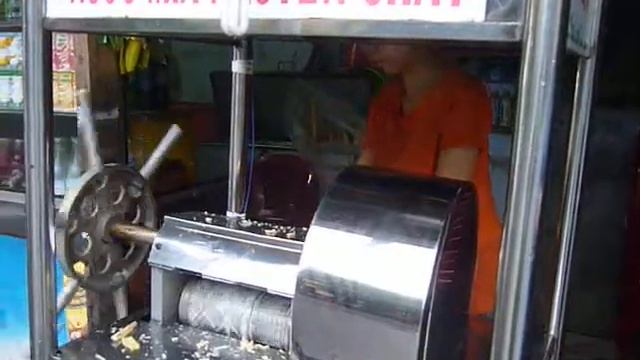Тростниковый сок во Вьетнаме(Нячанг) Как делают, цена. Vietnam смотреть онлайн