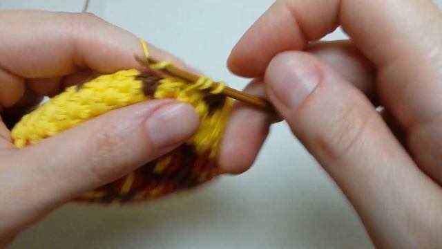 Чехол для подушки в технике Bricks crochet по кругу - жаккард крючком. смотреть онлайн