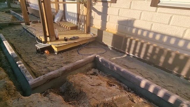 Отмостка из тротуарной плитки и ливневая система, Ярославская область, снт "Край Озер" часть 2 смотреть онлайн