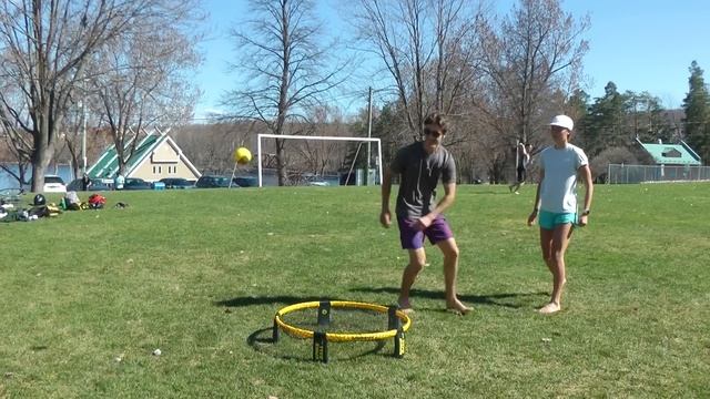 Les règles de base du Spikeball en moins de 3 minutes (Roundnet) смотреть онлайн