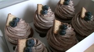 Капкейки Ванильные и Шоколадные  Один замес, очень удобно