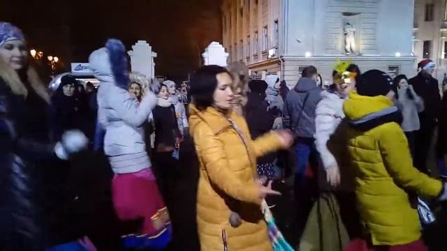 Харинама на пл.Куйбышева в новогоднюю ночь 2018 смотреть онлайн