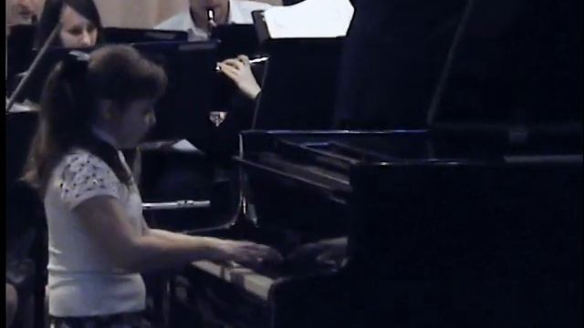 Felix Mendelssohn Piano Concerto No. 1 in G minor op. 25 (age 10) смотреть онлайн