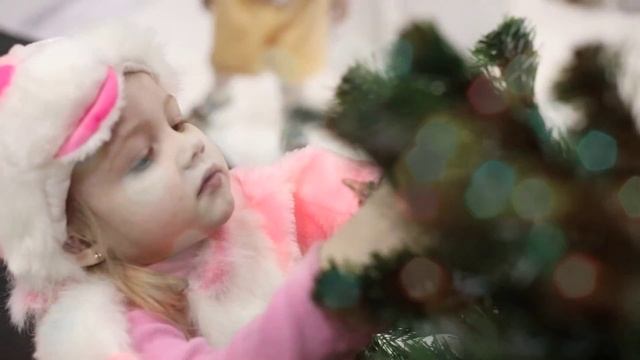 ролик Рождественский базар смотреть онлайн