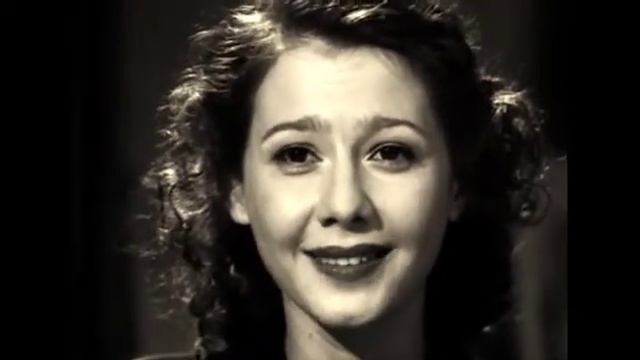 На стихи Марины Цветаевой — Моя маленькая (фрагмент) смотреть онлайн