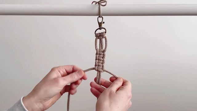 DIY:  MACRAME WRISTLET KEYCHAIN | EASY MACRAME TUTORIAL | MACRAME FOR BEGINNERS